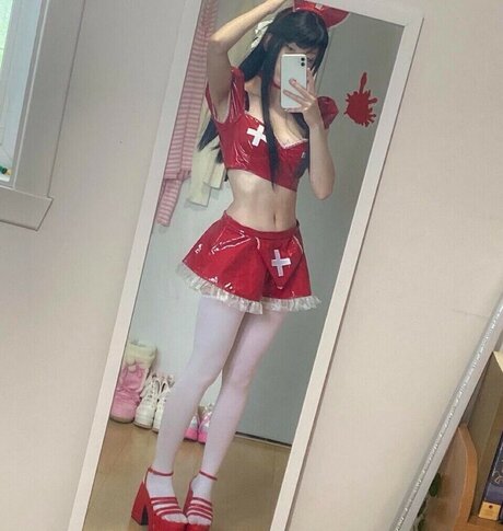 Moeponz top model img