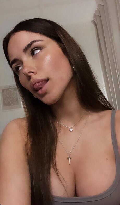 Clarissa Bea naked star pictures