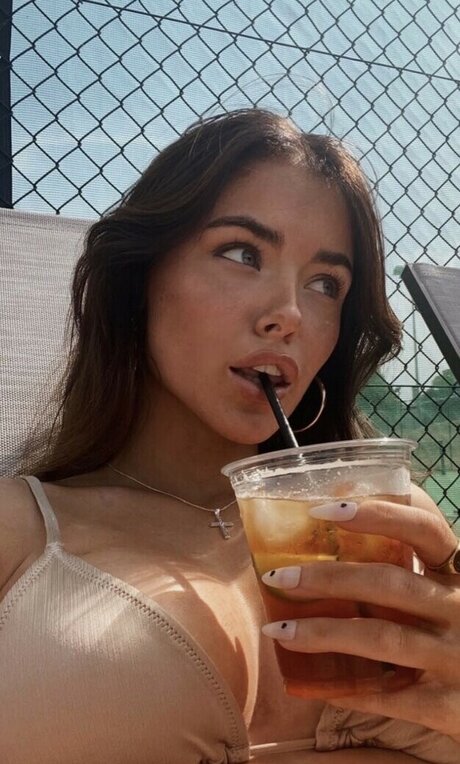 Clarissa Bea best actress images