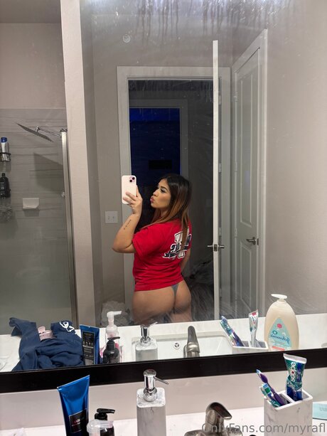 myrafl hot star photos