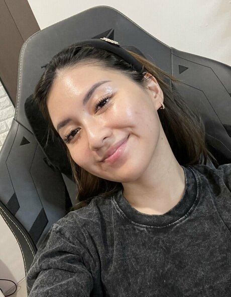 Swansage nudes actress images