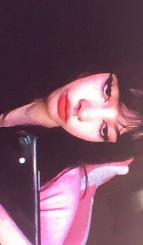 Sashad0ll sexy actress photo