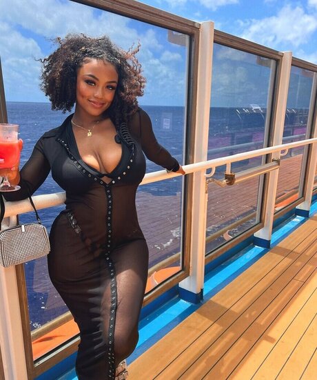 Taylor Banner xxx model pic