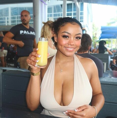 Taylor Banner beautiful actress pictures