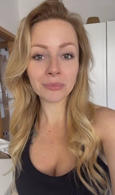 Denise Schwitalle model free pic