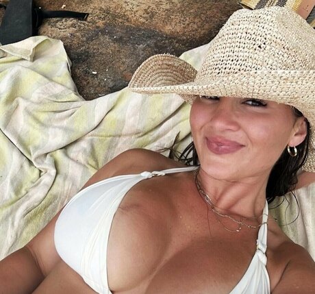 Monique Hristovska pornstar free pics