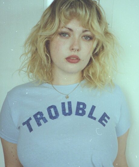 Violet Grohl model adult images