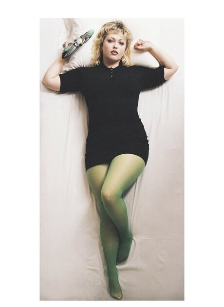 Violet Grohl model nudes picture