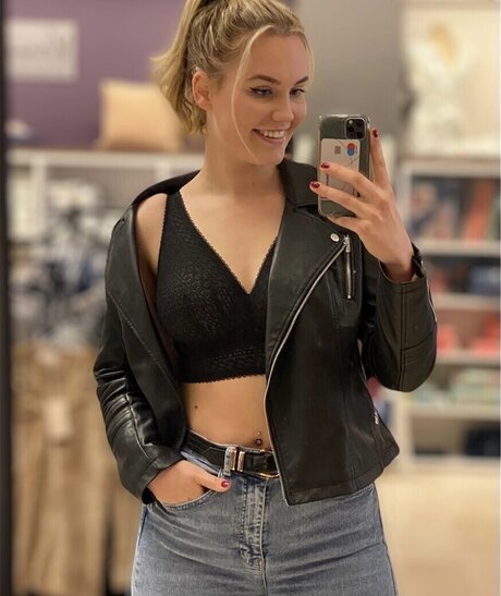 Roosjexb sexy pornstar photos