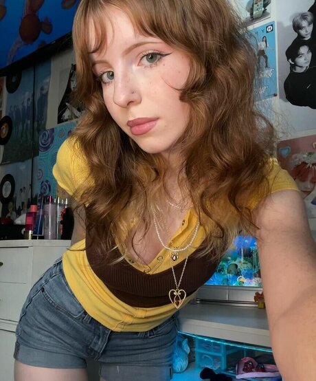 Spideryyem nude pornstar pictures