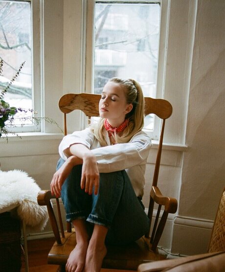 Roan Curtis naked actress pictures