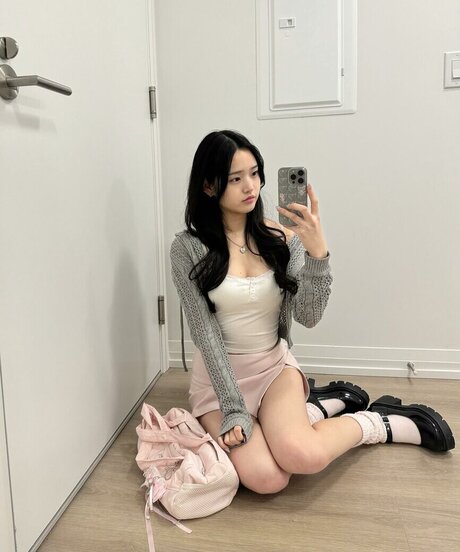 Saranghoe model high quality pictures