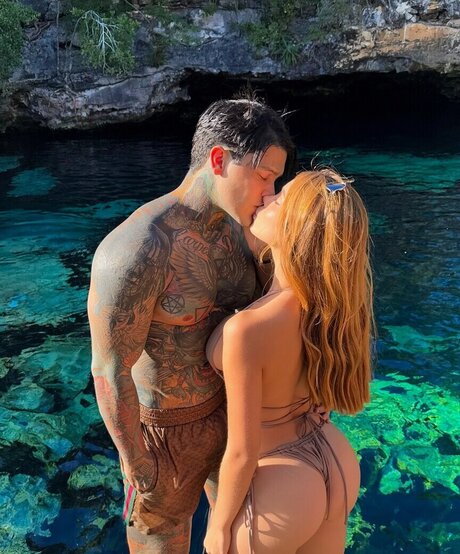 Carolina Gomez model erotic image