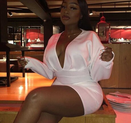 Sandra Lambeck star hd image