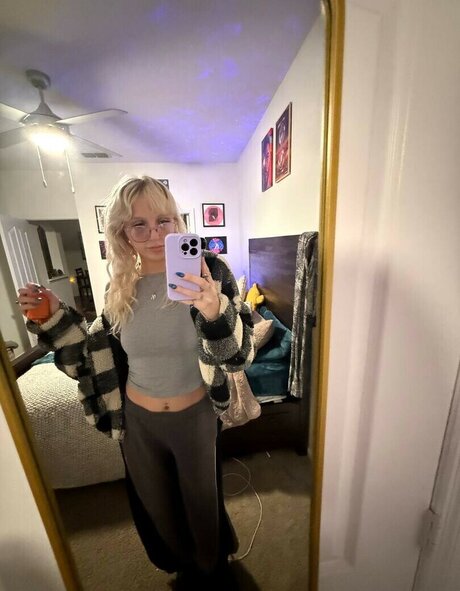 Katycarnegie perfect model img