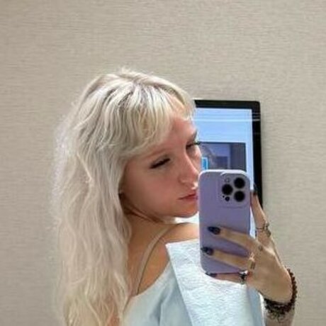 Katycarnegie model erotic photos