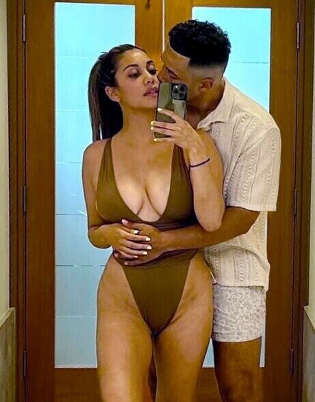 TheLearys model top images