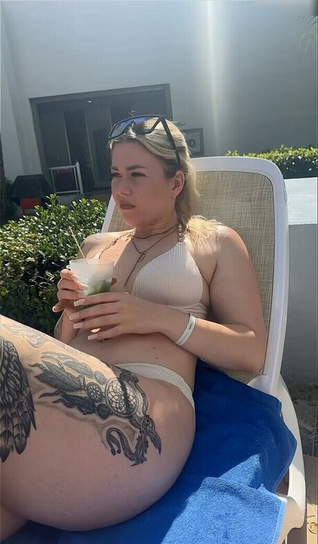 Die Meedtis adult star photos