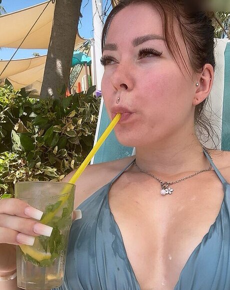 Die Meedtis pornstar perfect photos