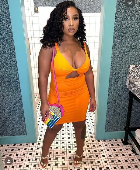 Famous Kiki 1 model porn pictures