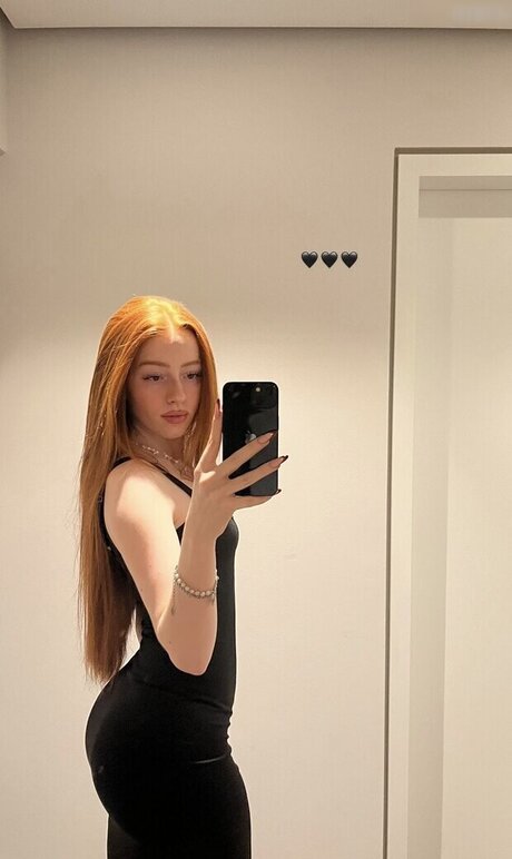 Annika eks model top image