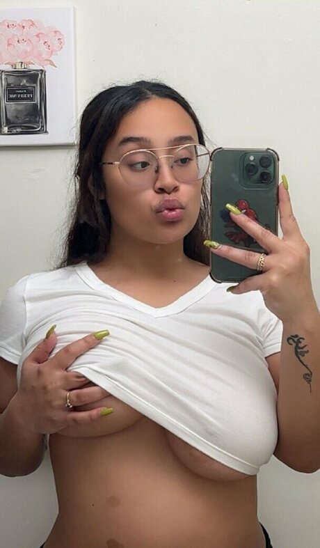 Mandaavision exclusive model picture