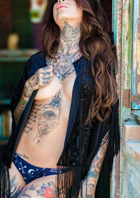 Cleo Petra hot pornstar photo