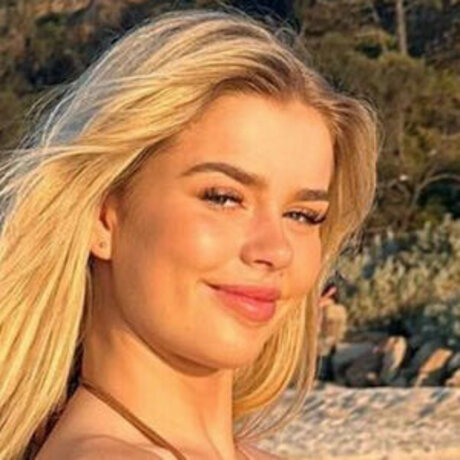 Ashley Short model sexy pic