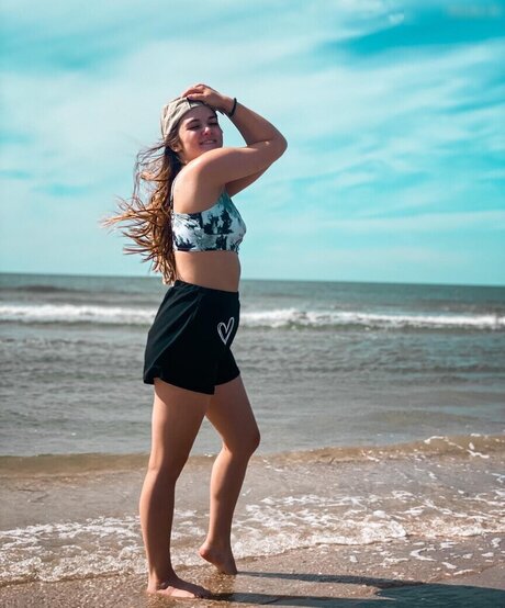 Mondwika pretty actress pics