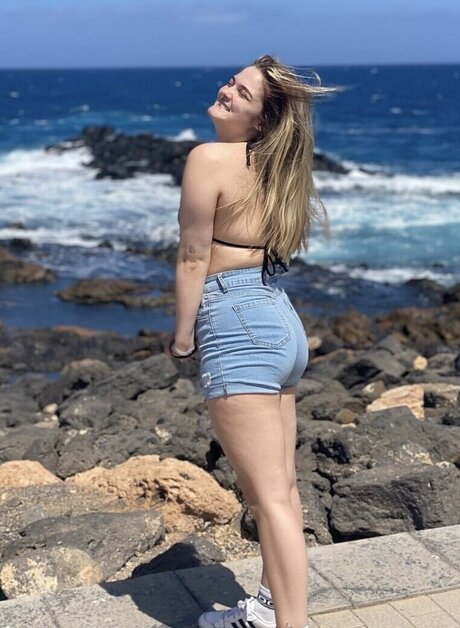 Mondwika porn star pic