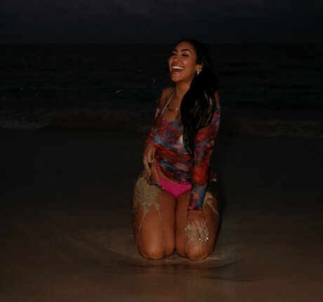 Queen Najia pretty model photo