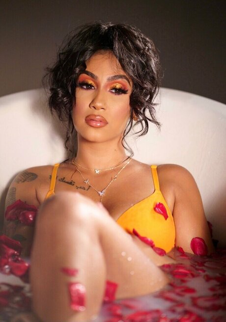 Queen Najia star adult galleries