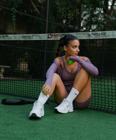 Sara Esp sito beautiful actress image