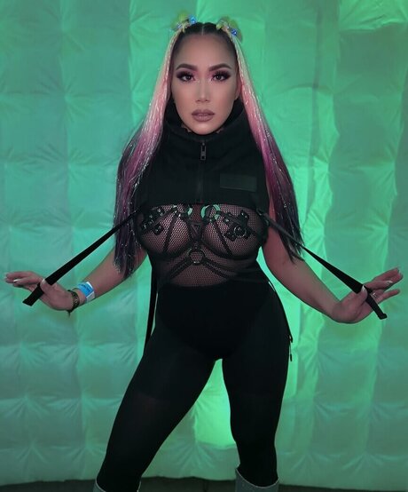 Willydonka model sexy images