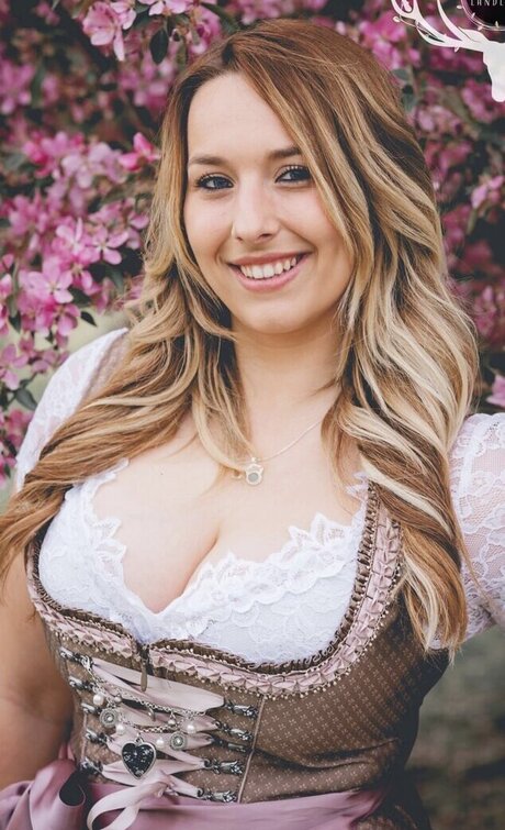 Alinas Landleben pornstar hot pictures