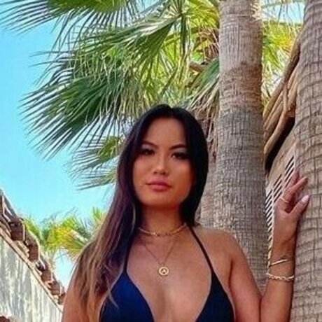 Tiffany Nguyen star nice galleries