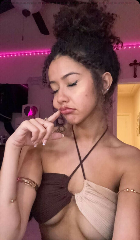 Megan Botnick model nude photo