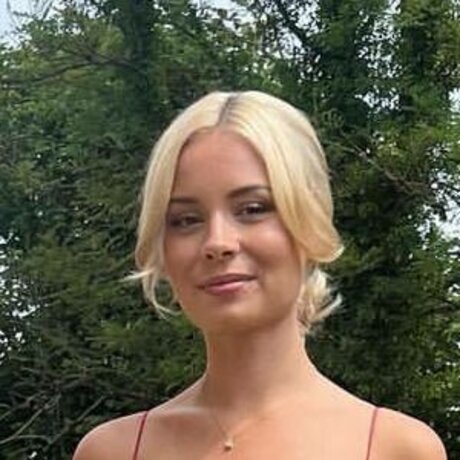 Nina Nesbitt model pretty pictures