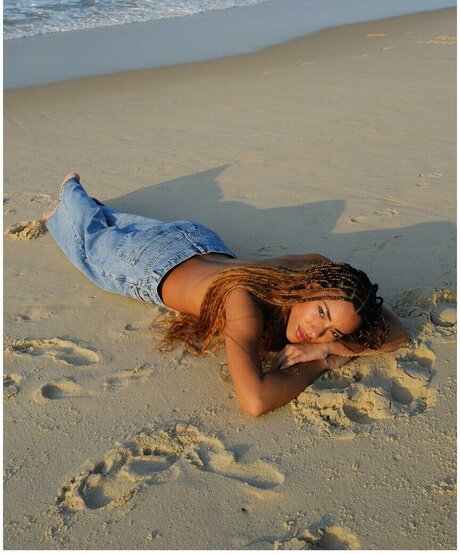 Yara Charry adult actress img