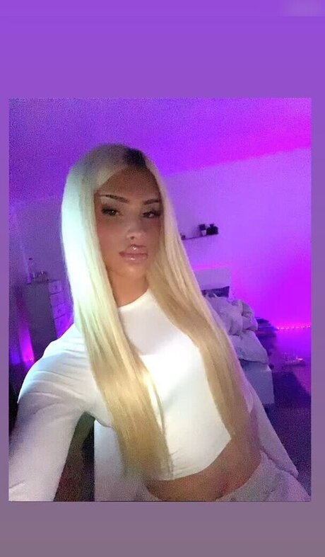 Barbie Lessa star sexy galleries