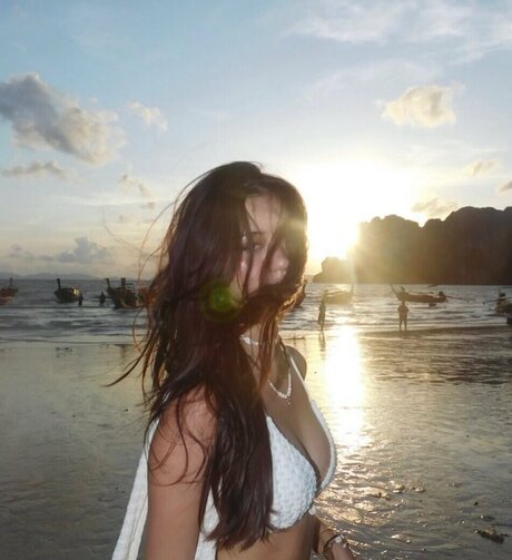 xeiyza hd actress pics