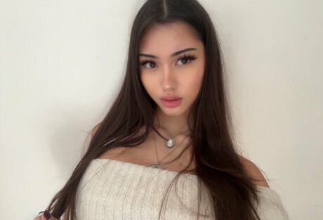 xeiyza naked actress pic