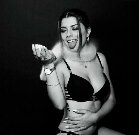 Luna0401 art actress pictures