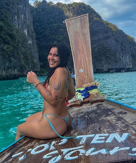 Vendewaa actress picture