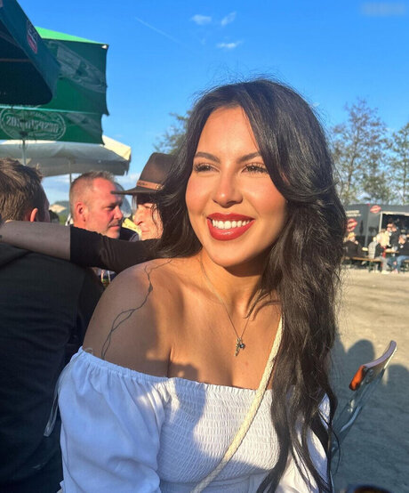 Vendewaa model free galleries