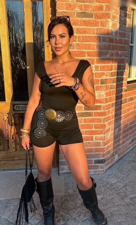 Vendewaa top pornstar img