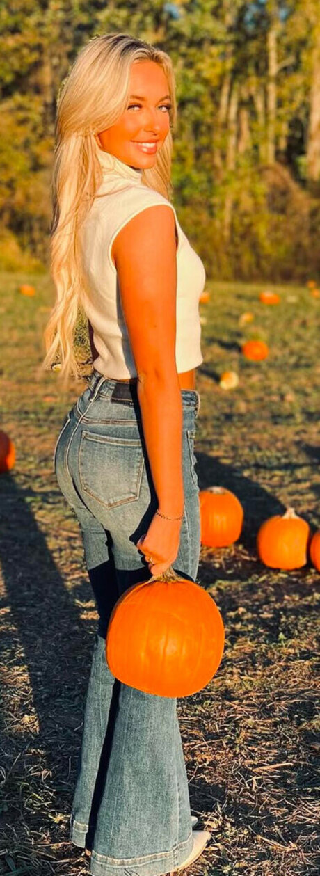 Kamryn Dockery pretty star photo