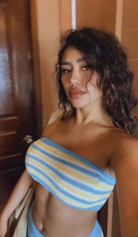 Lydddy model perfect galleries