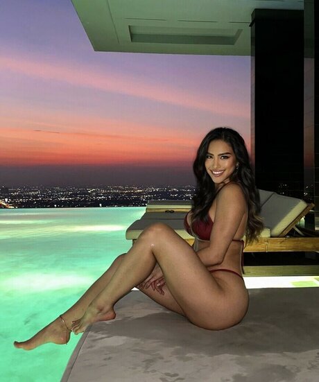 Lydddy sexy pornstar image