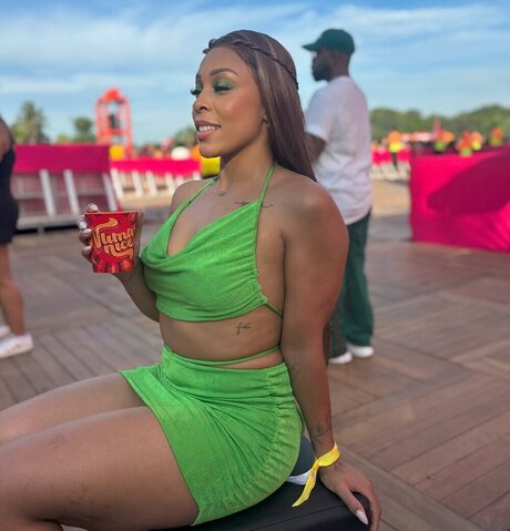 Lorrane Dos Santos pretty model pic